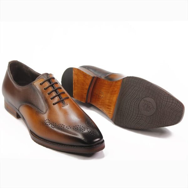 Artisan Premium Pure Leather Handcrafted Lace-Up High-quality handcrafted leather lace-up shoes for men